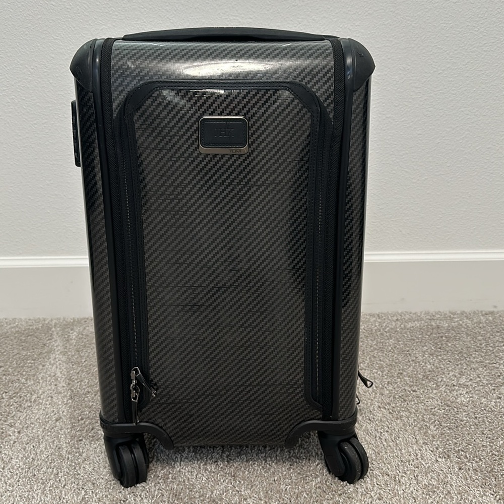 Preowned TUMI Tegra Lite Max Expandable 22” Spinners Carry On Suitcase